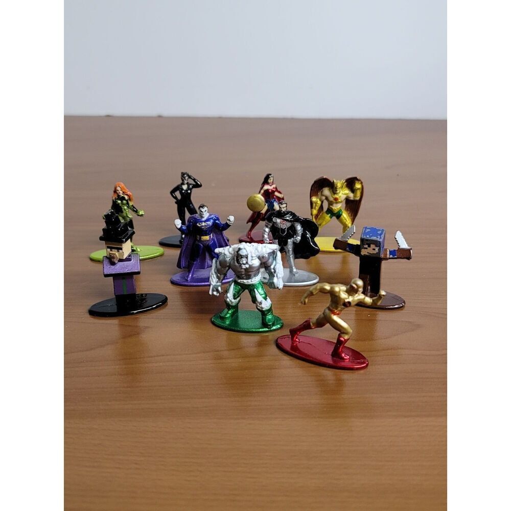 DC Nano Metalfigs Set of 10 Miniature Diecast Figures 100% Die-Cast Metal #A24